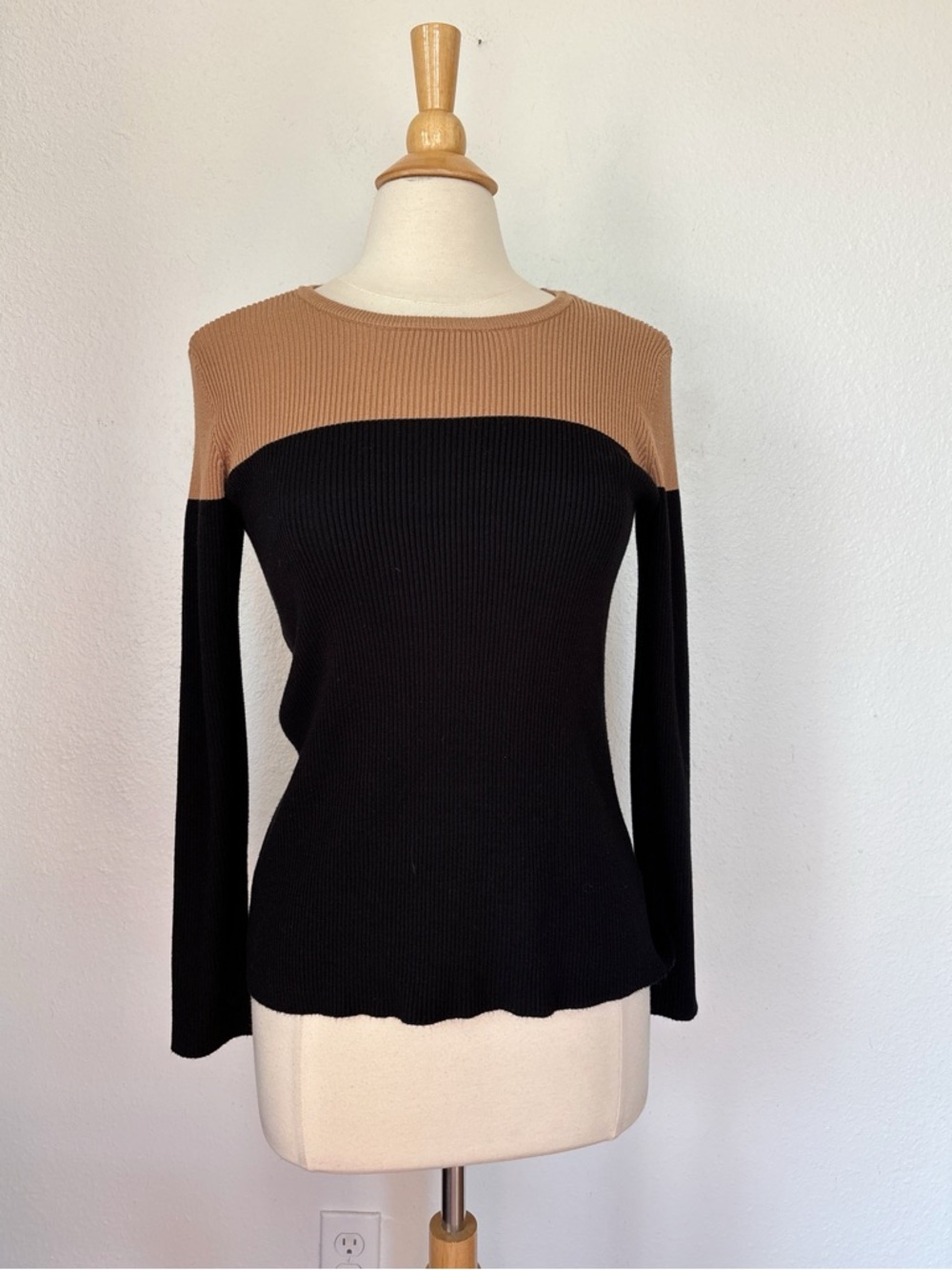 Premise Black and Tan Two-Tone Ribbed Crewneck Sweater
